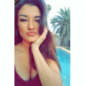 Averey Tressler Nude & Sexy - TheFappeningBlog.com 46.jpg