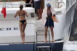 Hailey Baldwin - TheFappeningBlog.com 28.jpg