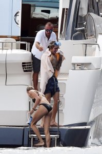 Hailey Baldwin - TheFappeningBlog.com 26.jpg