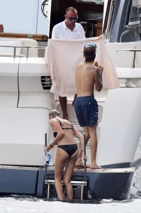 Hailey Baldwin - TheFappeningBlog.com 25.jpg