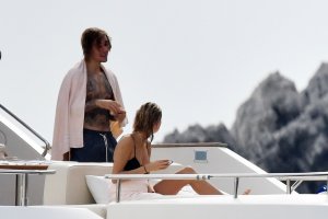 Hailey Baldwin - TheFappeningBlog.com 39.jpg