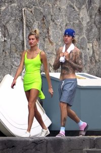 Hailey Baldwin - TheFappeningBlog.com 16.jpg