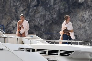 Hailey Baldwin - TheFappeningBlog.com 34.jpg