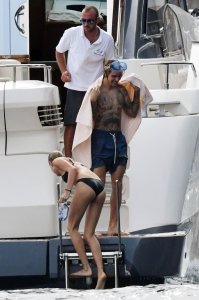 Hailey Baldwin - TheFappeningBlog.com 7.jpg