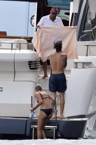 Hailey Baldwin - TheFappeningBlog.com 24.jpg