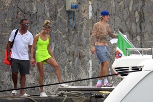 Hailey Baldwin - TheFappeningBlog.com 18.jpg