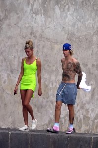 Hailey Baldwin - TheFappeningBlog.com 70.jpg