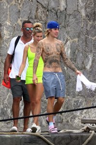 Hailey Baldwin - TheFappeningBlog.com 17.jpg