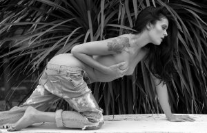 Amber Nicole Flowers Nude - TheFappeningBlog.com 1.jpg