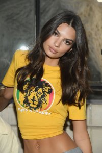 Emily Ratajkowski Sexy - TheFappeningBlog.com 2.jpg