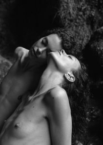 Gaelle & Lauriane Nude - TheFappeningBlog.com 14.jpg