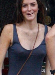 ali-lohan-nipples.jpg