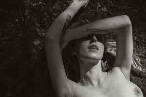 Yulia Kubushka Nude - TheFappeningBlog.com 5.jpg