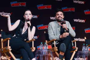 Emma Dumont Sexy - TheFappeningBlog.com 5.jpg