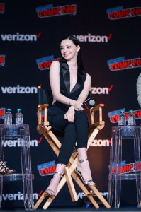 Emma Dumont Sexy - TheFappeningBlog.com 8.jpg