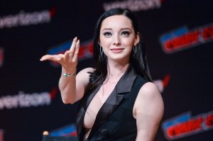 Emma Dumont Sexy - TheFappeningBlog.com 12.jpg