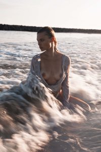 Shenise Breslin Nude - TheFappeningBlog.com 5.jpg