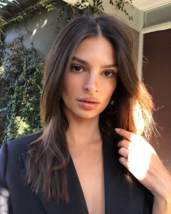 Emily Ratajkowski Sexy 1 thefappeningblog.com.jpg