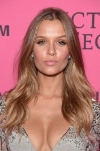 Josephine-Skriver-Sexy-64.jpg Josephine-Skriver-Sexy-64.jpg