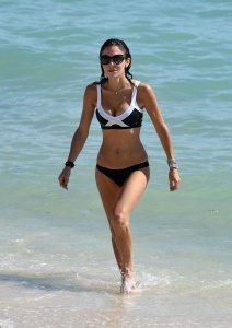 Bethenny Frankel Sexy 2 thefappeningblog.com.jpg
