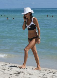 Bethenny Frankel Sexy 55 thefappeningblog.com.jpg