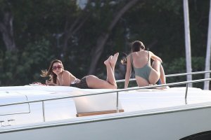 Isabela Rangel & Anitta Sexy - TheFappeningBlog.com 10.jpg