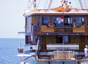 Kim and Kourtney Kardashian Sexy - TheFappeningBlog.com 4.jpg