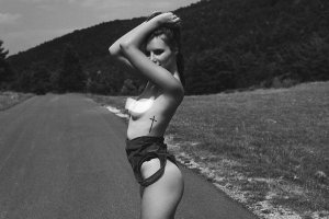 Pauline Santamaria Nude & Sexy - TheFappeningBlog.com 66.jpg