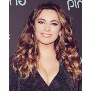 Kelly-Brook-Cleavage-3.jpg