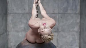 Miley Cyrus Nude - TheFappeningBlog.com 3.jpg