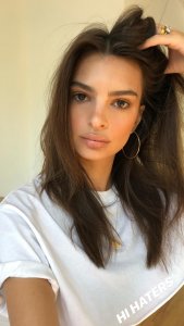 Emily Ratajkowski Sexy Instagram Pics 15 thefappeningblog.com.jpg