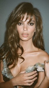 Emily Ratajkowski Sexy Instagram Pics 10 thefappeningblog.com.jpg