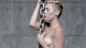 Miley Cyrus - Wrecking Ball (2013) - TheFappeningBlog.com 6.jpg