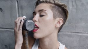 Miley Cyrus - Wrecking Ball (2013) - TheFappeningBlog.com 15.jpg