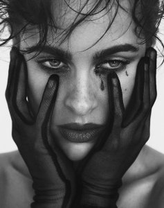 Ellie Gonsalves Nude - TheFappeningBlog.com 4.jpg