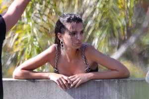 Emily Ratajkowski Sexy - TheFappeningBlog.com 1.jpg