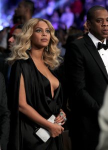 Beyonce-Braless-10.jpg