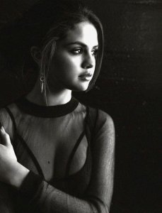 Selena-Gomez-Sexy.jpg