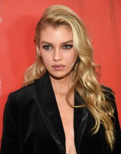 Stella Maxwell Sexy - TheFappeningBlog.com 12.jpg