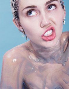 Miley Cyrus Nude - TheFappeningBlog.com 3.jpg