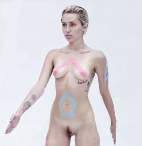 Miley Cyrus Nude - TheFappeningBlog.com 7.jpg