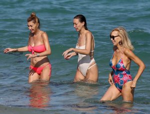 Alana Hadid, Marielle Hadid Sexy   TheFappeningBlog.com 2.jpg