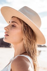 Saskia Jenkins Nude & Sexy - TheFappeningBlog.com 2.jpg