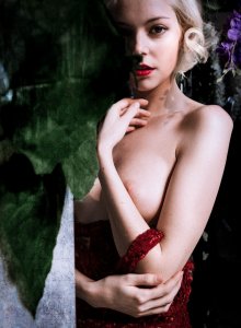 Riona Neve Nude   TheFappeningBlog.com 18.jpg