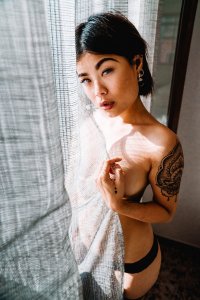 Ney Riven Nude   TheFappeningBlog.com 3.jpg