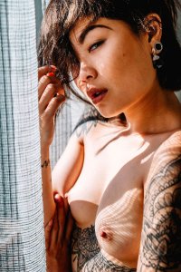 Ney Riven Nude   TheFappeningBlog.com 2.jpg