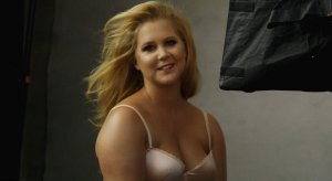 Amy-Schumer-Topless-1.jpg