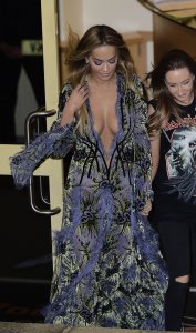 Rita-Ora-Cleavage-1.jpg