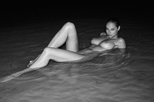 Genevieve Morton Nude & Sexy - TheFappeningBlog.com 18.jpg