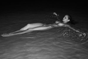 Genevieve Morton Nude & Sexy - TheFappeningBlog.com 23.jpg